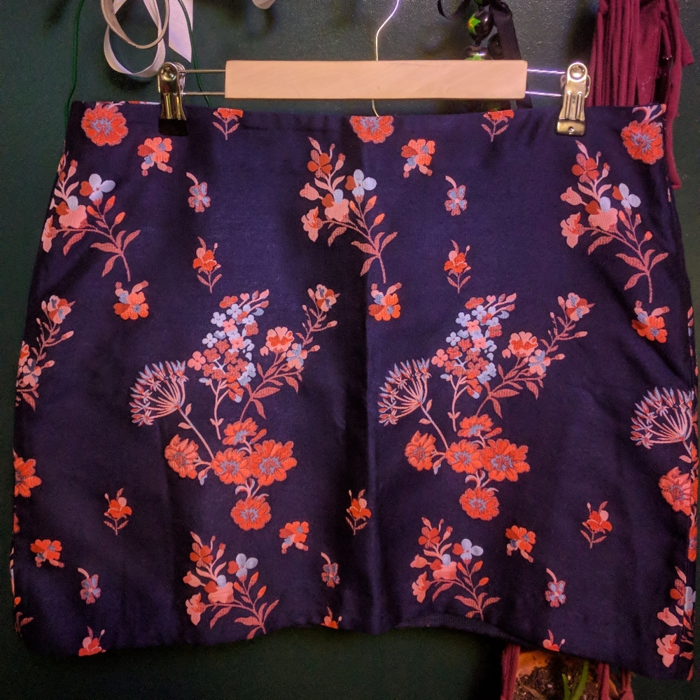 New!!! Embroidered Mini Skirt